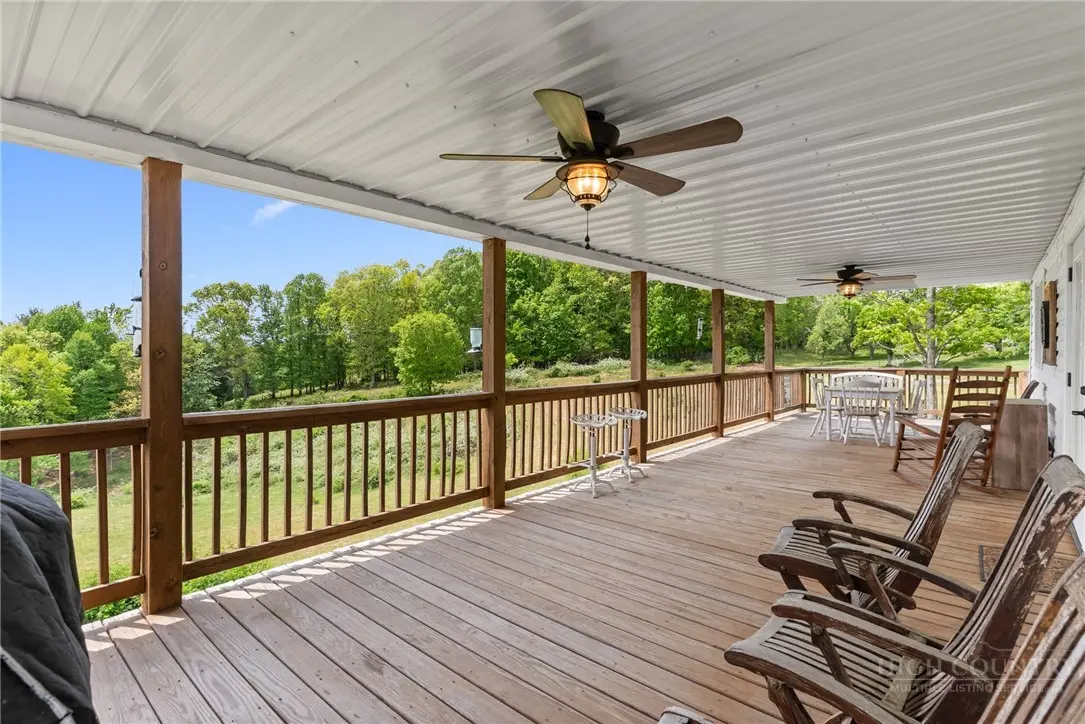 Image number 14 for the current listing