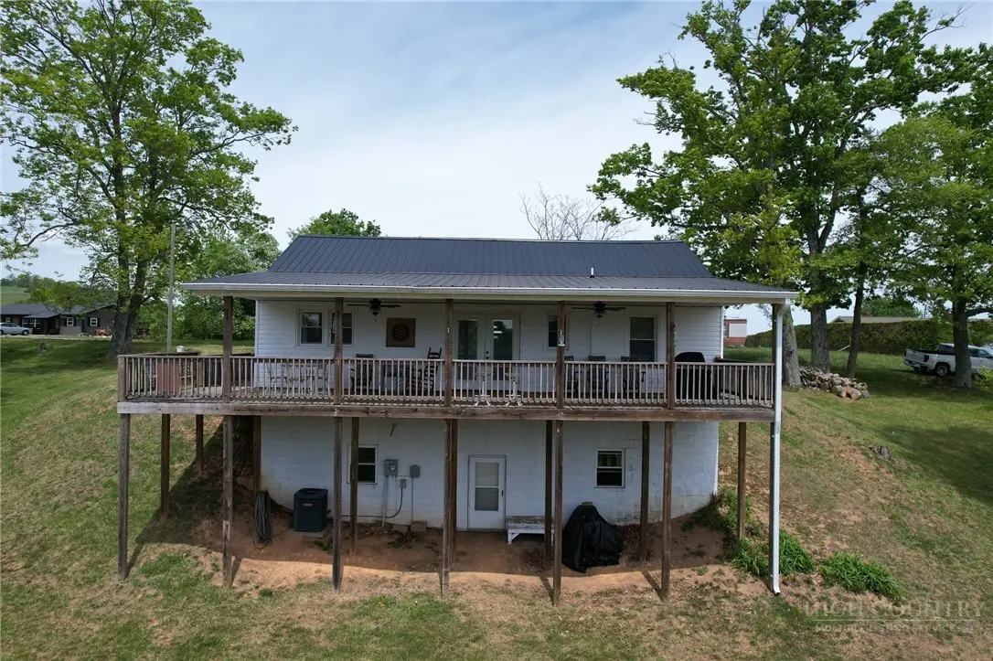 Image number 7 for the current listing
