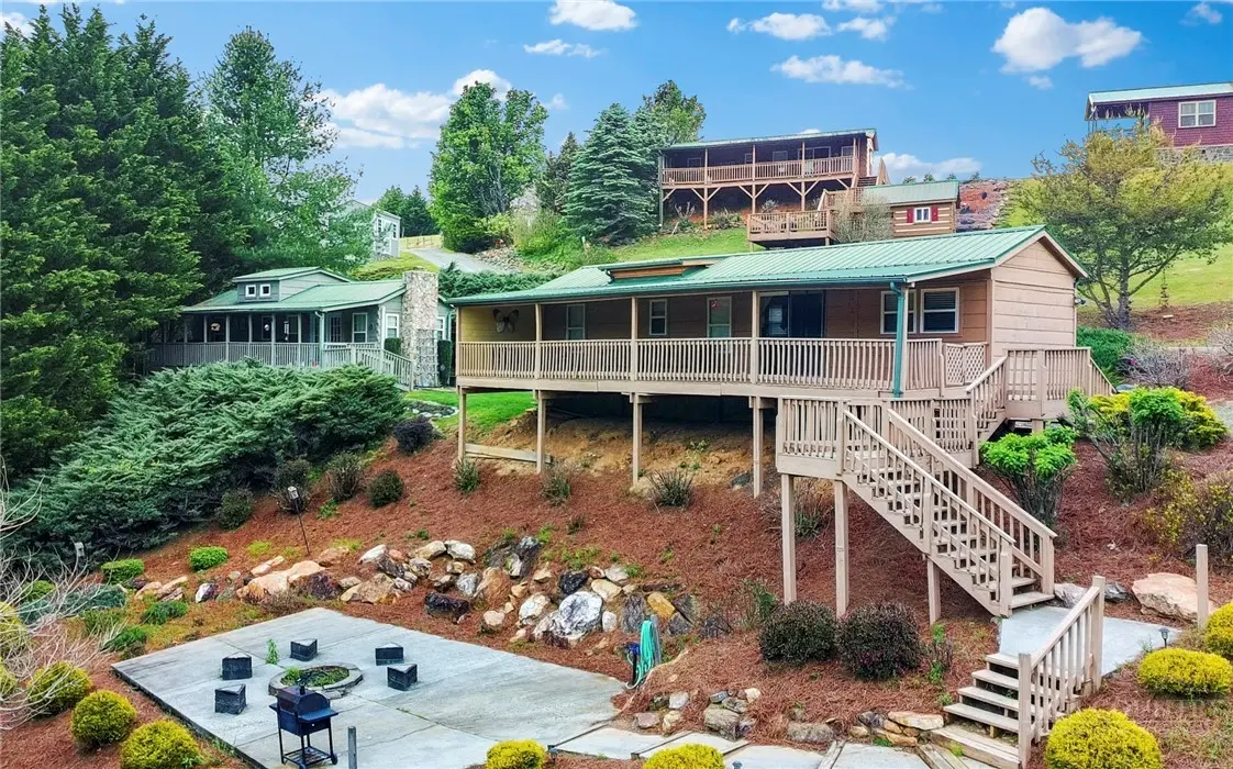 Image number 1 for the current listing