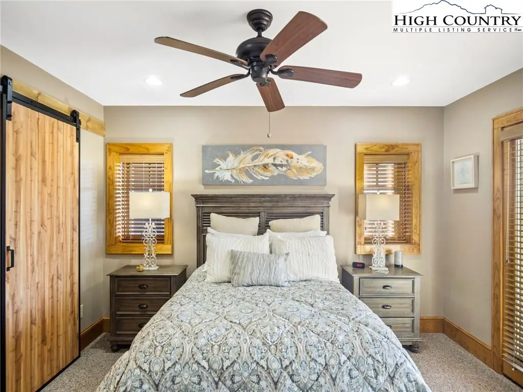 Image number 6 for the current listing