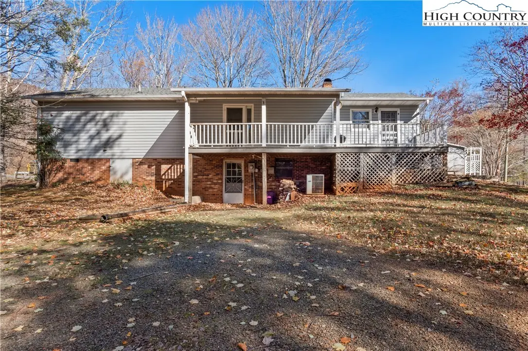Image number 15 for the current listing