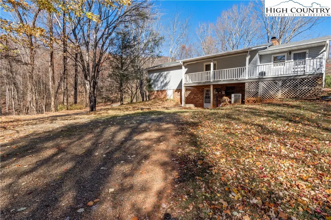 Image number 16 for the current listing