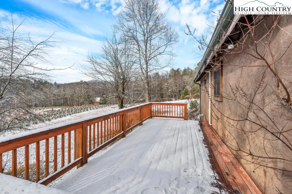 Image number 5 for the current listing