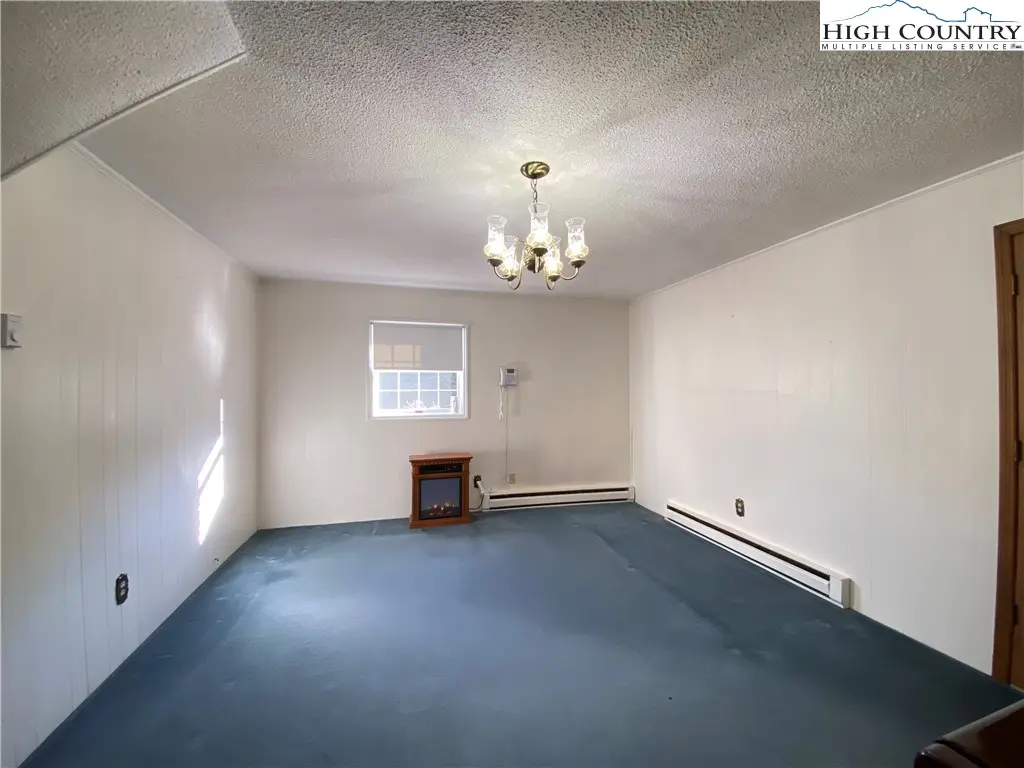 Image number 7 for the current listing