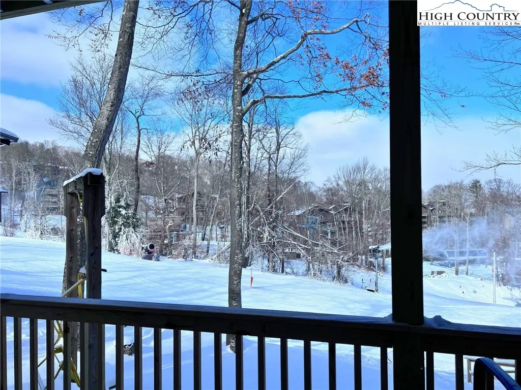 Image number 16 for the current listing