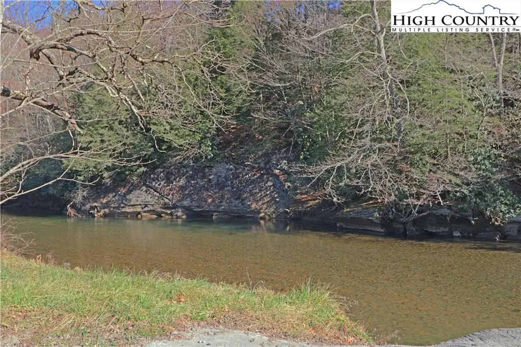 Image number 11 for the current listing