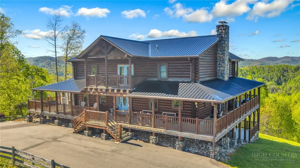 Image number 1 for the current listing