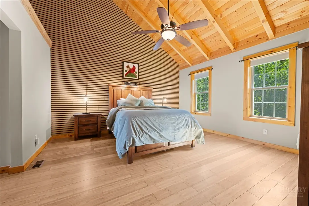 Image number 3 for the current listing