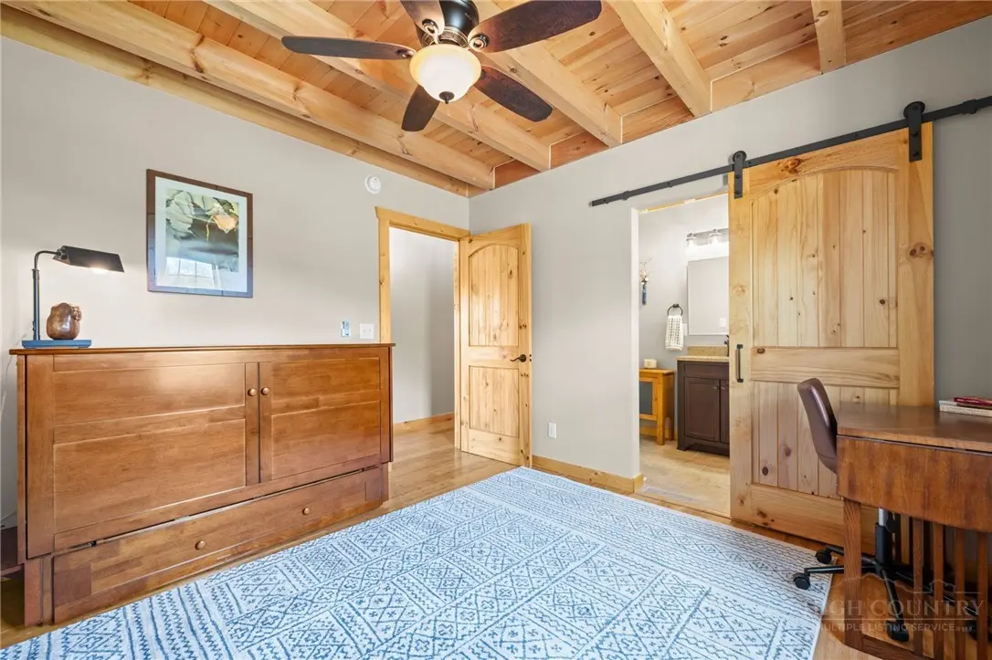 Image number 10 for the current listing