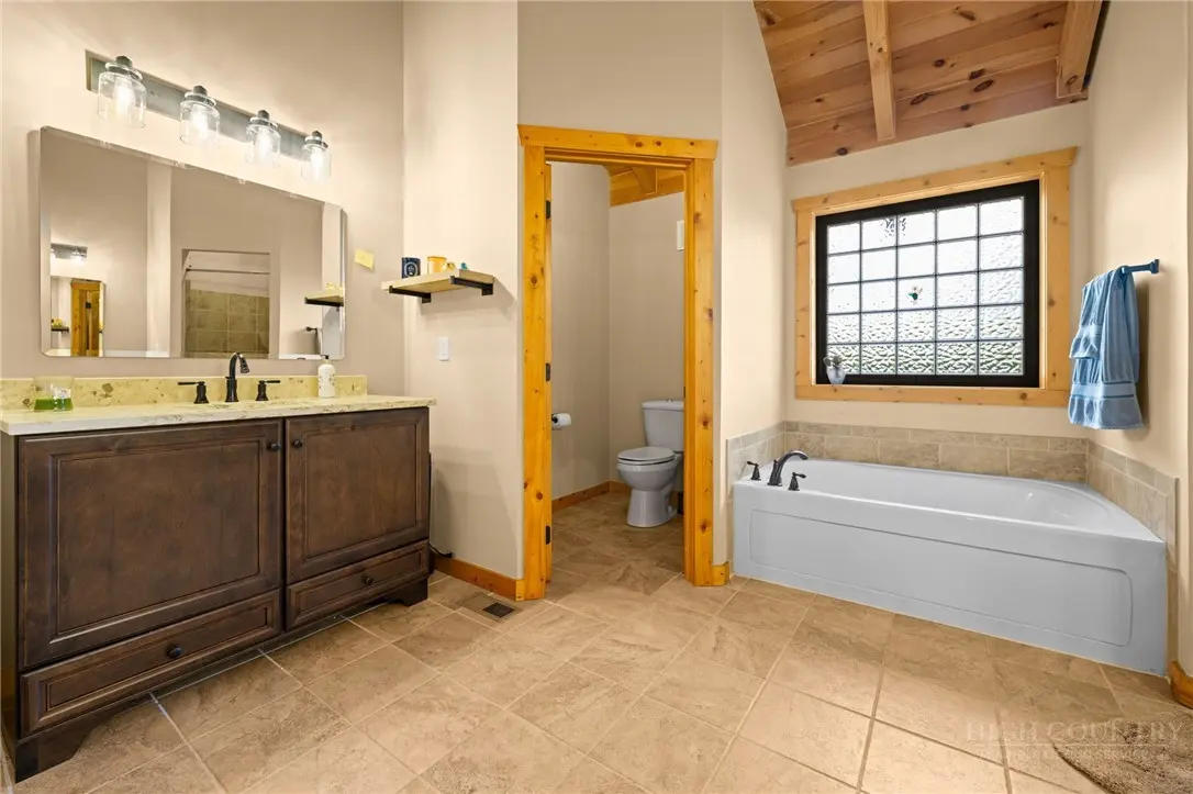 Image number 5 for the current listing