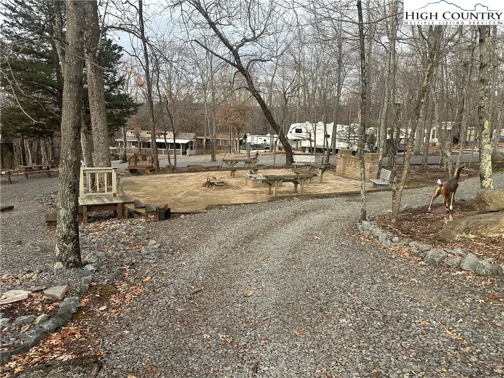 Image number 8 for the current listing