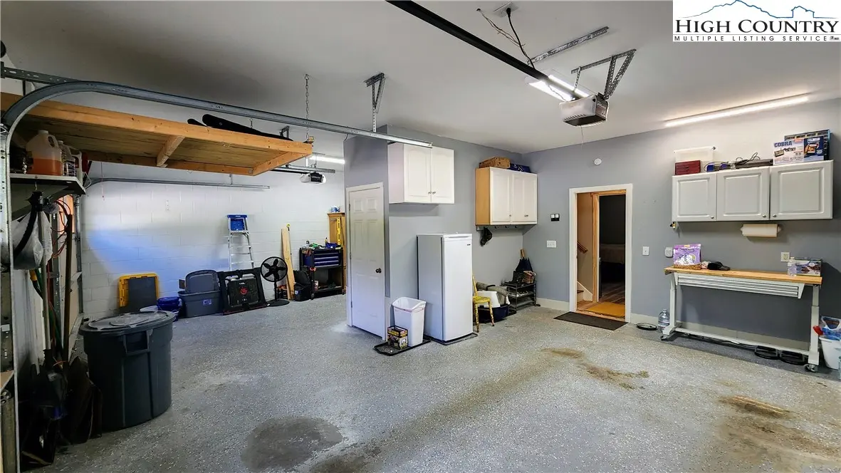Image number 2 for the current listing