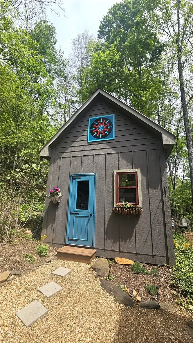 Image number 9 for the current listing