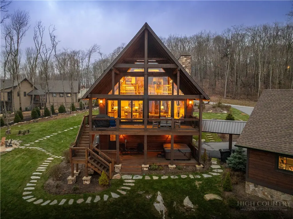 Image number 18 for the current listing