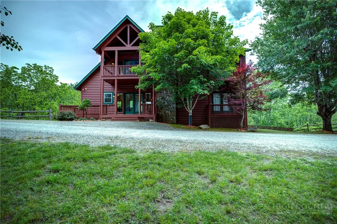 Image number 1 for the current listing