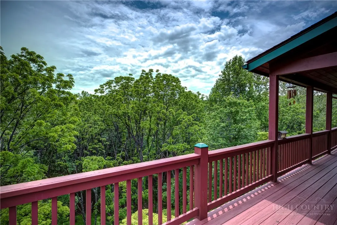Image number 3 for the current listing