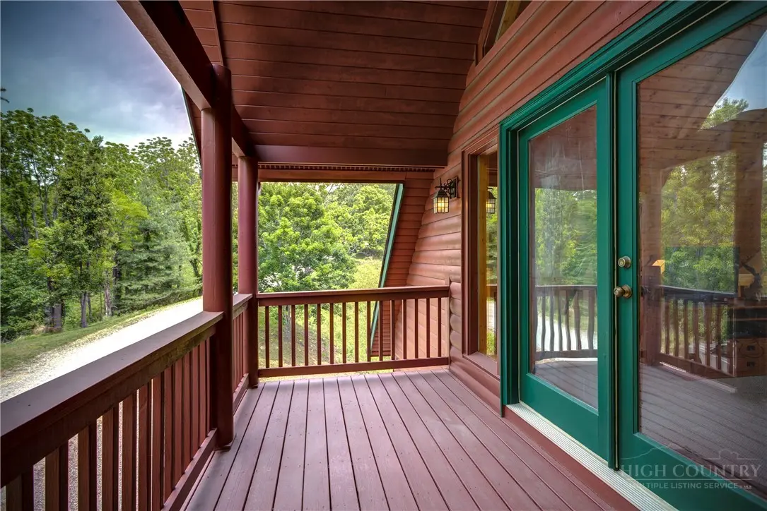 Image number 6 for the current listing