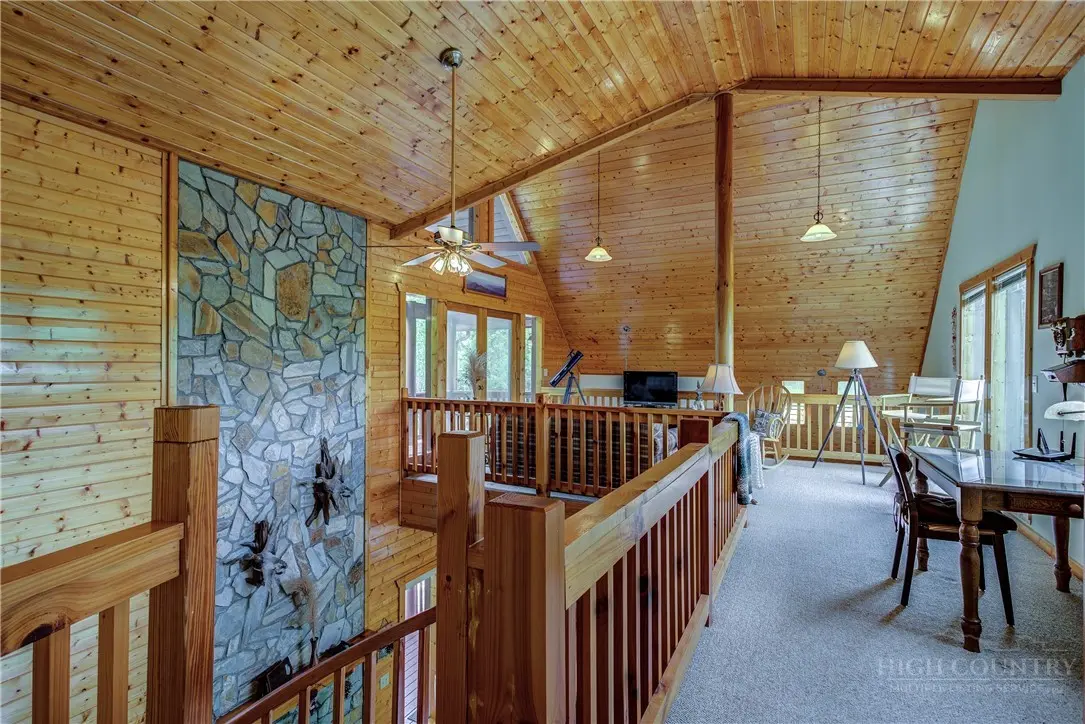 Image number 8 for the current listing