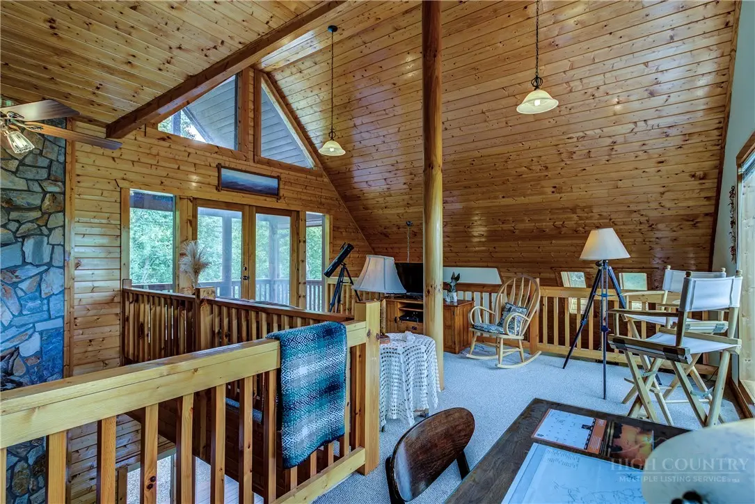 Image number 12 for the current listing
