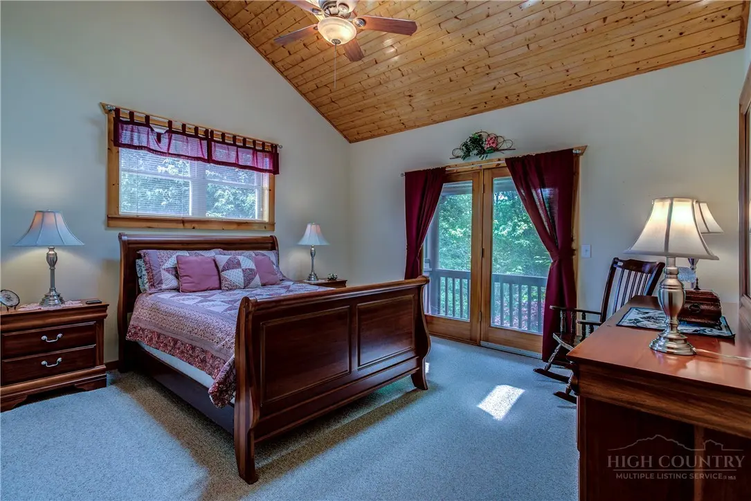 Image number 2 for the current listing