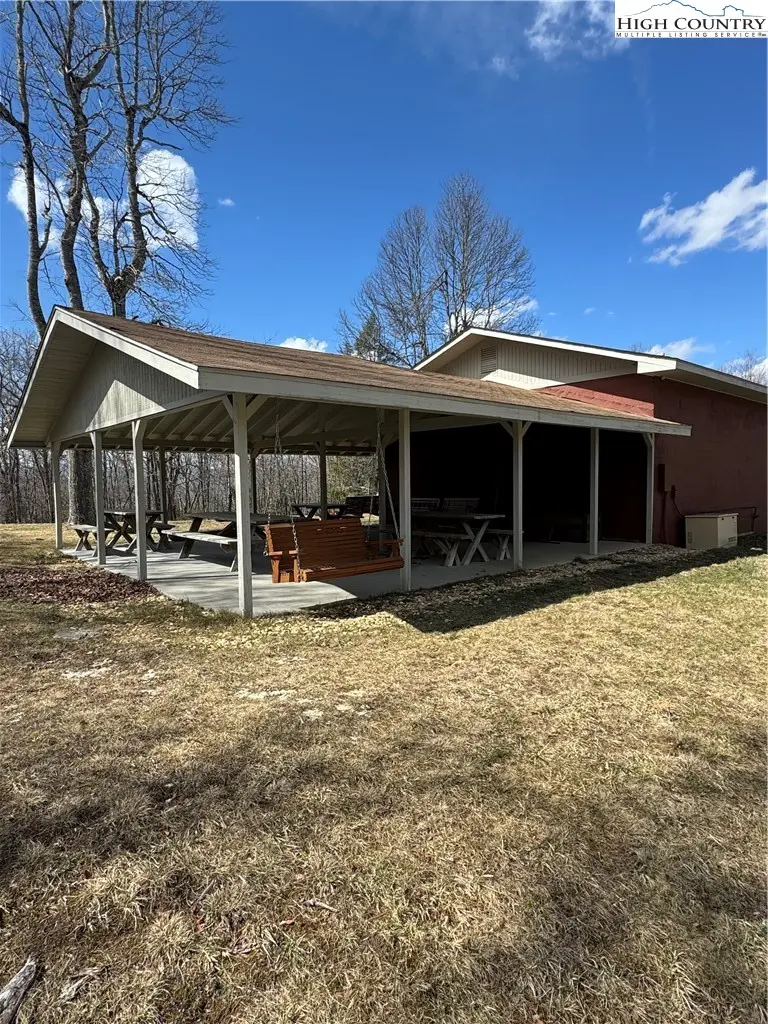 Image number 9 for the current listing
