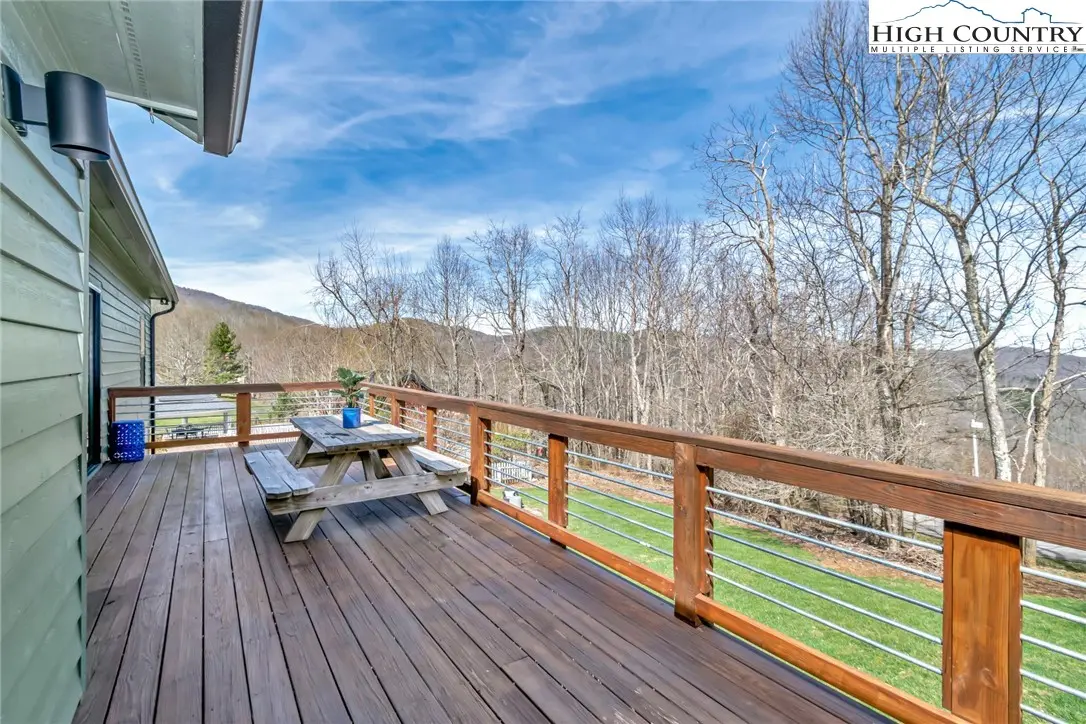 Image number 13 for the current listing