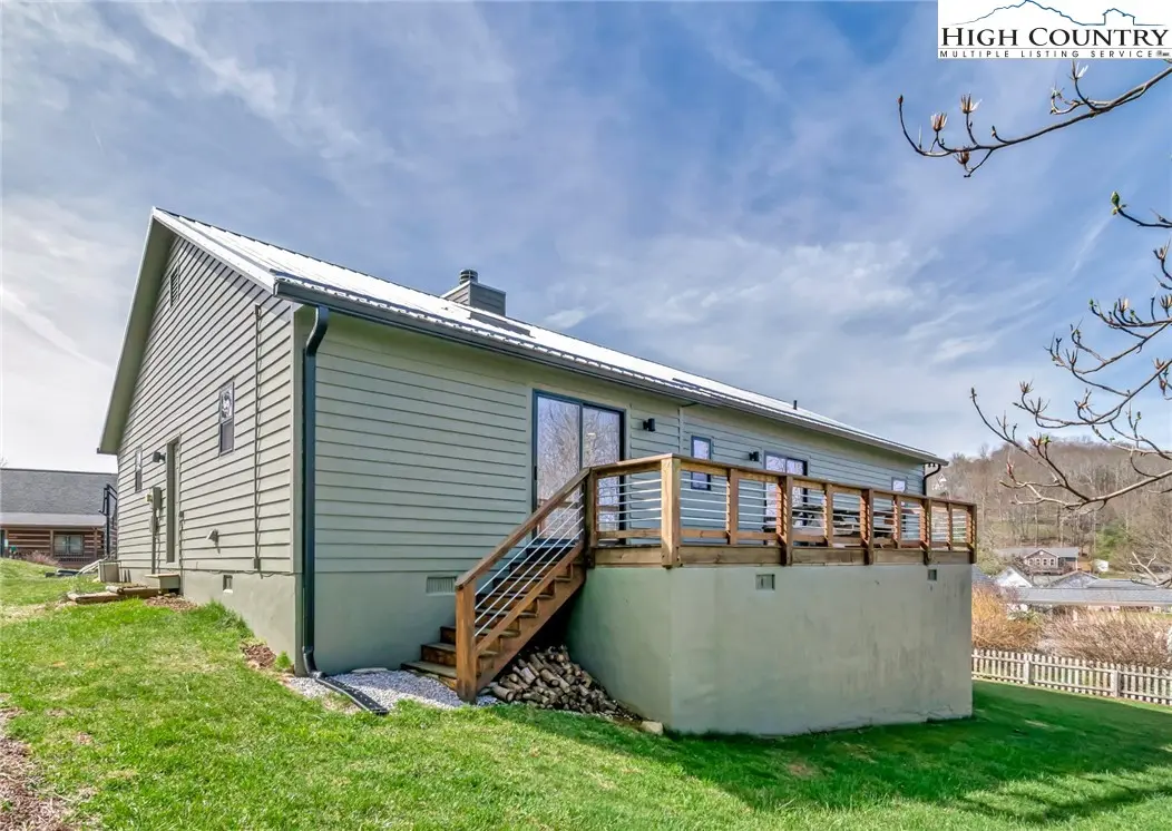 Image number 2 for the current listing