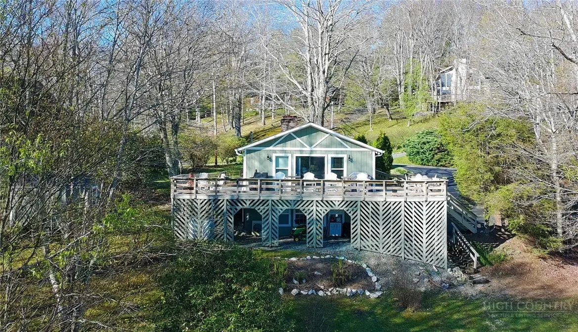 Image number 1 for the current listing