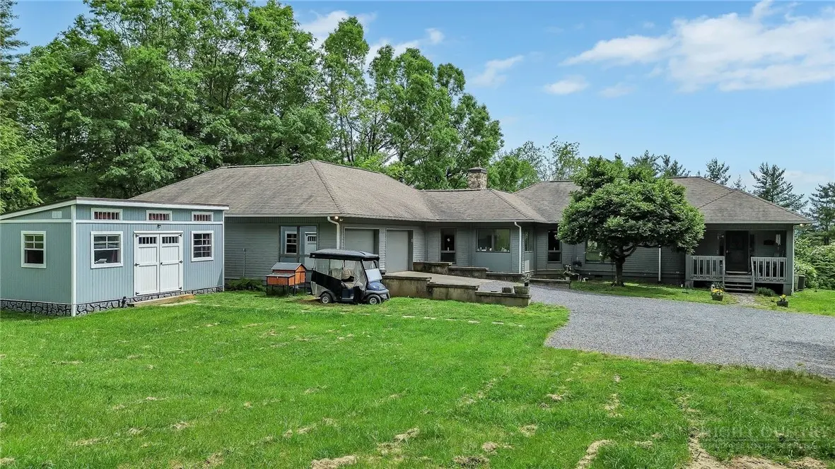 Image number 1 for the current listing
