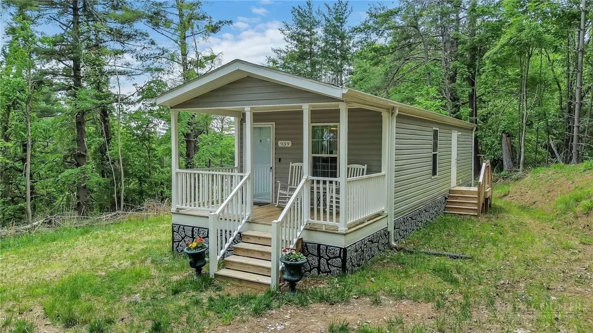 Image number 10 for the current listing