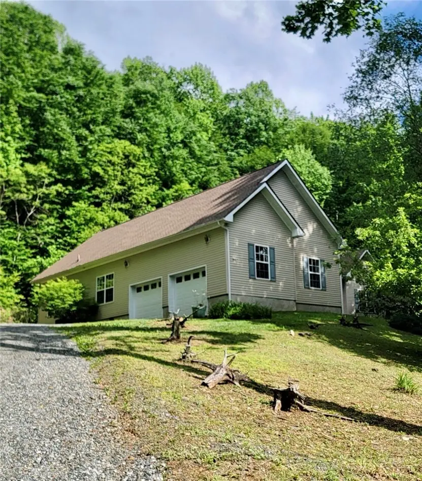 Image number 1 for the current listing