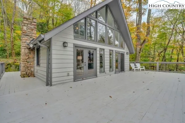 Image number 13 for the current listing