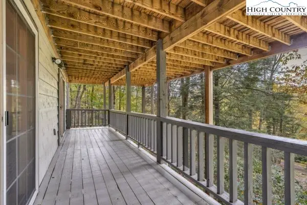 Image number 18 for the current listing