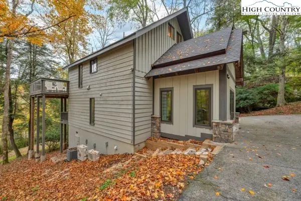 Image number 20 for the current listing