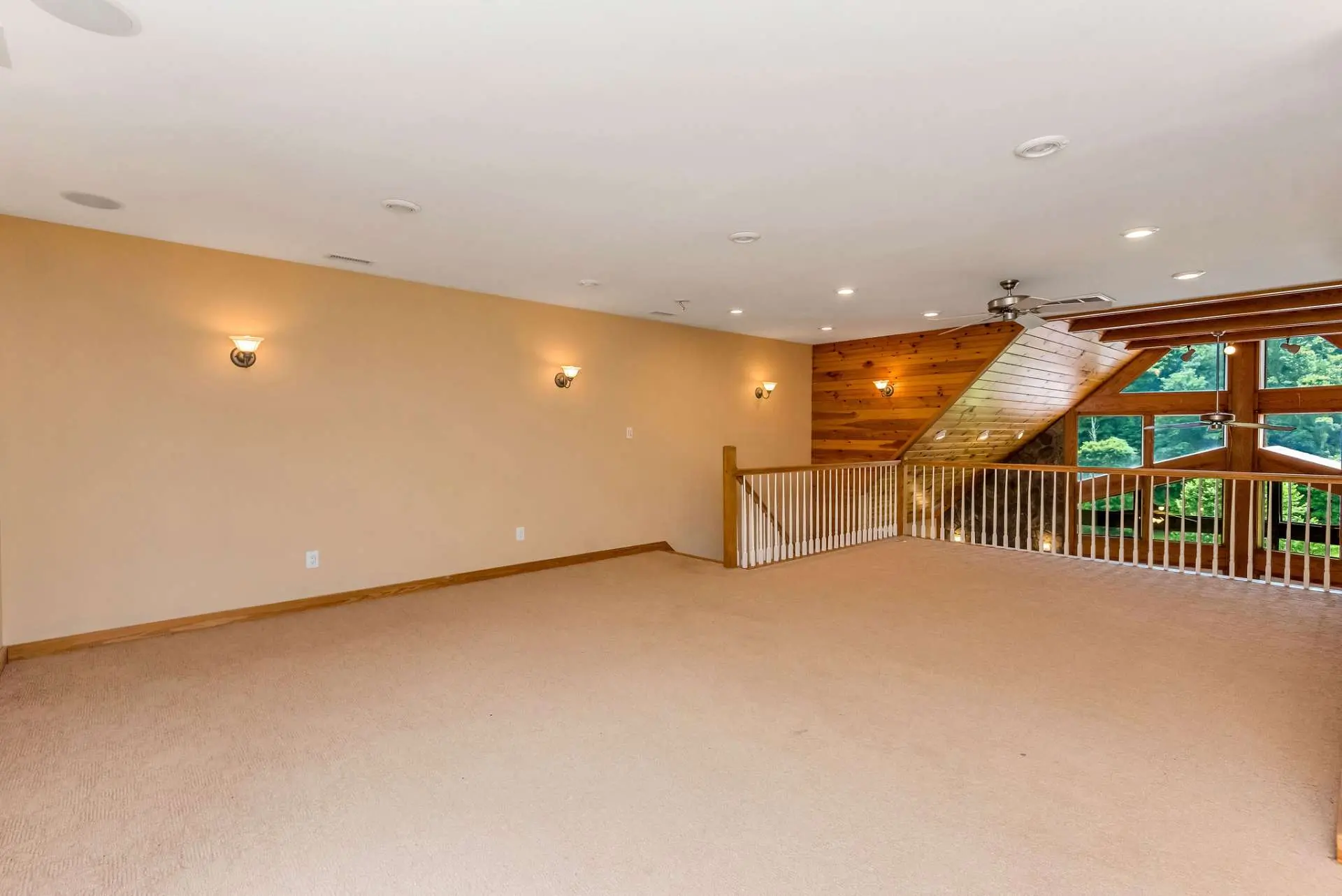 Image number 9 for the current listing