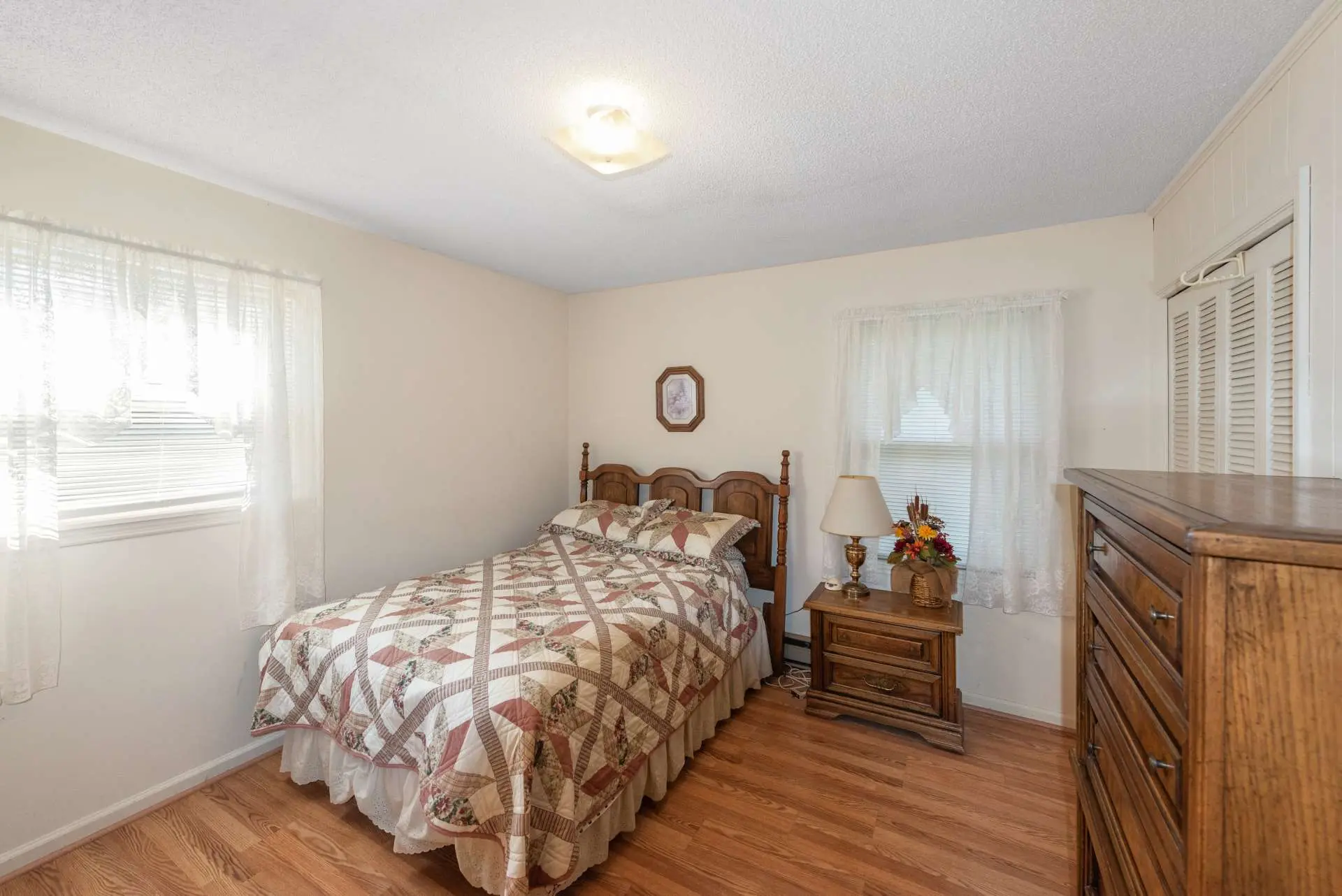 Image number 7 for the current listing