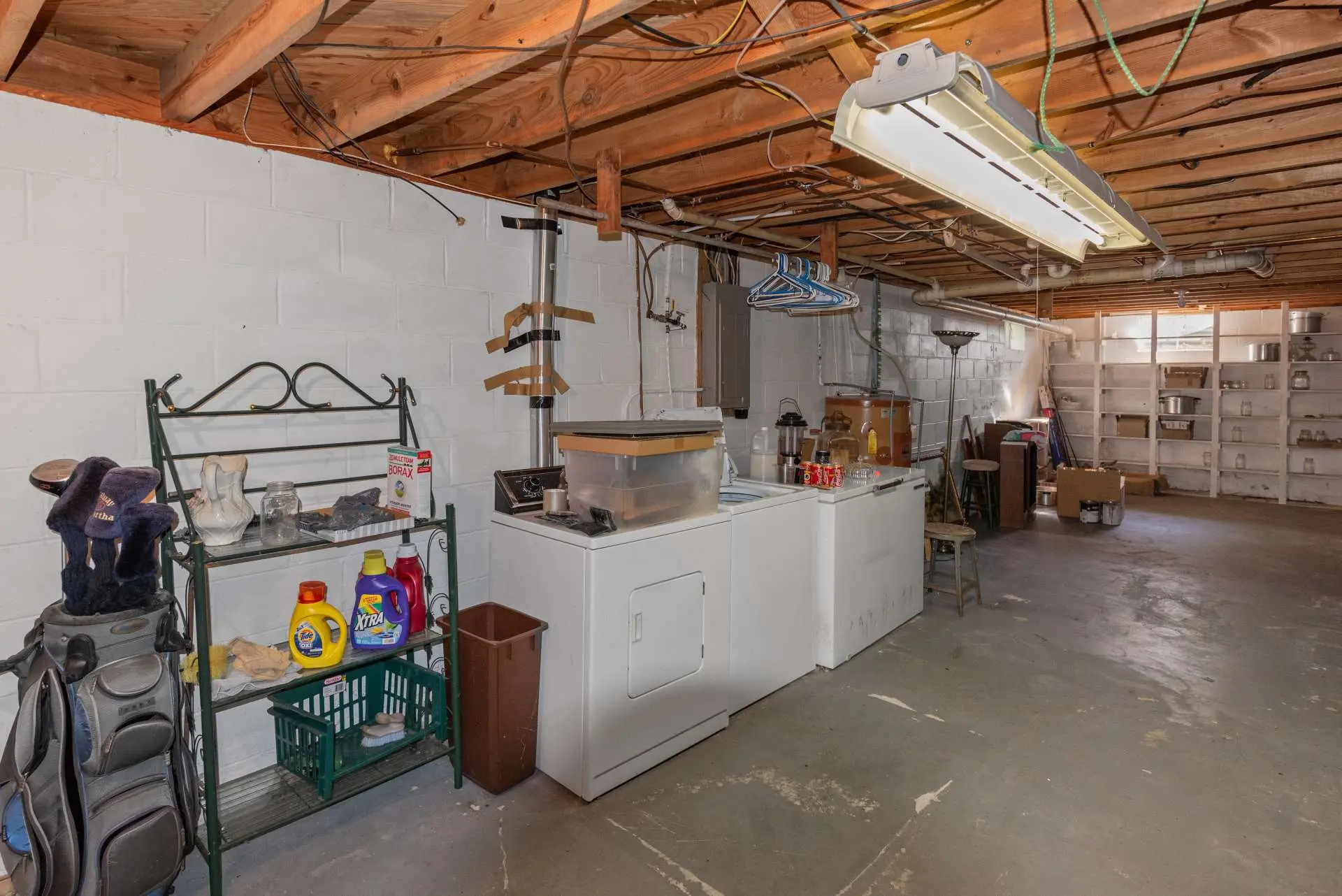Image number 14 for the current listing