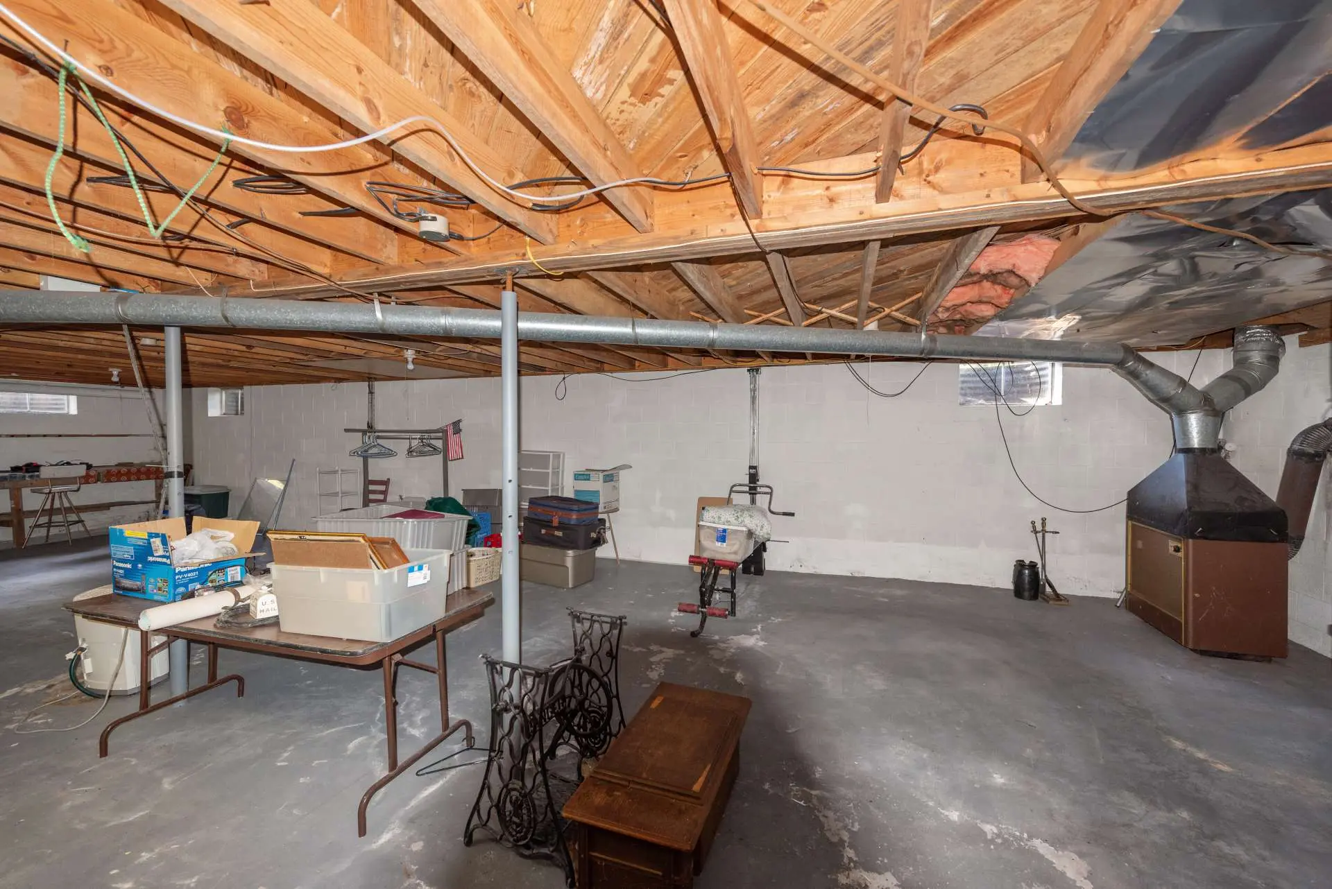 Image number 16 for the current listing