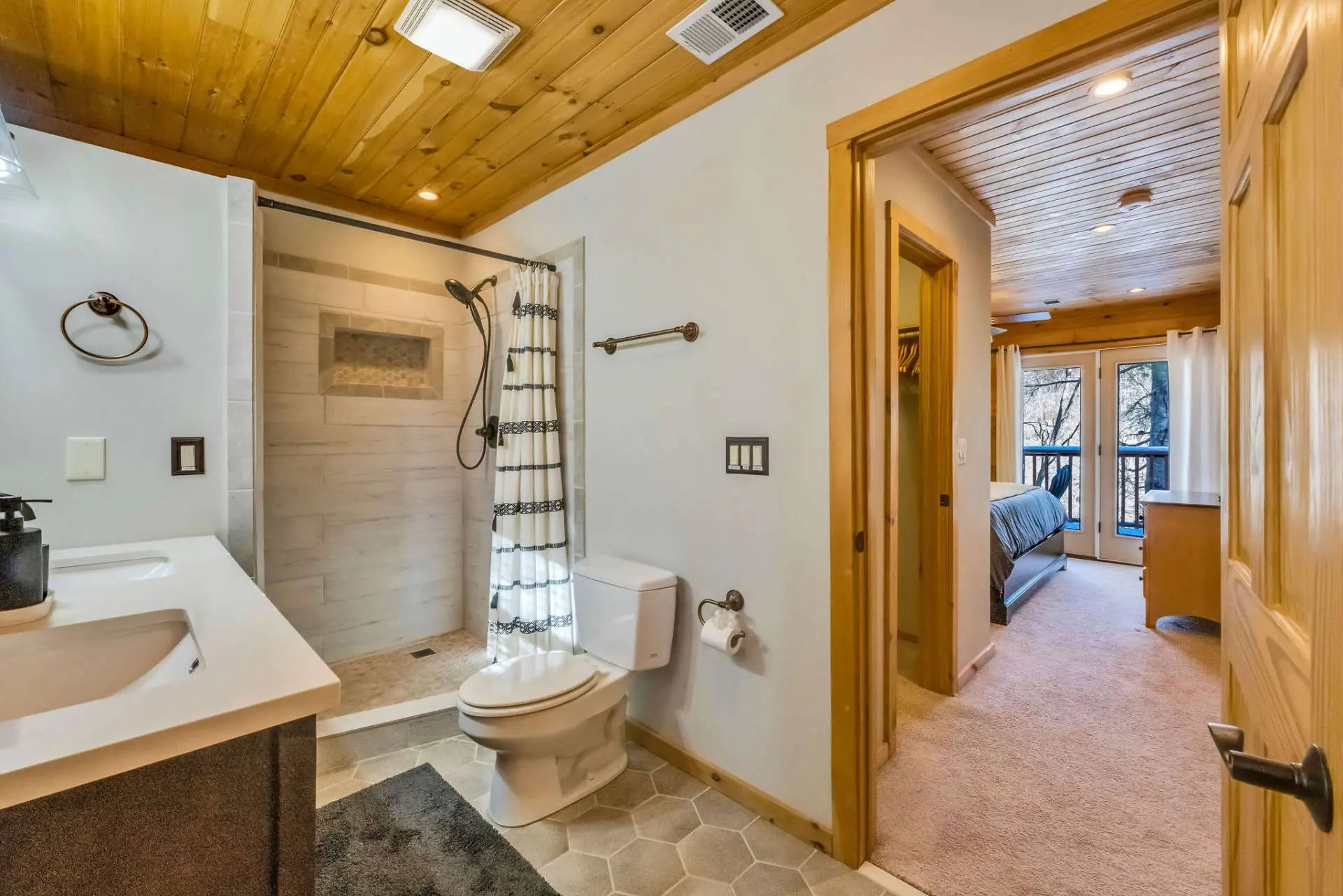 Image number 4 for the current listing