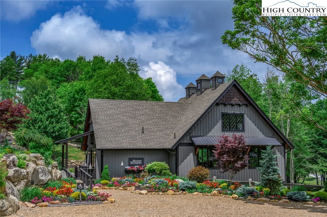Image number 10 for the current listing