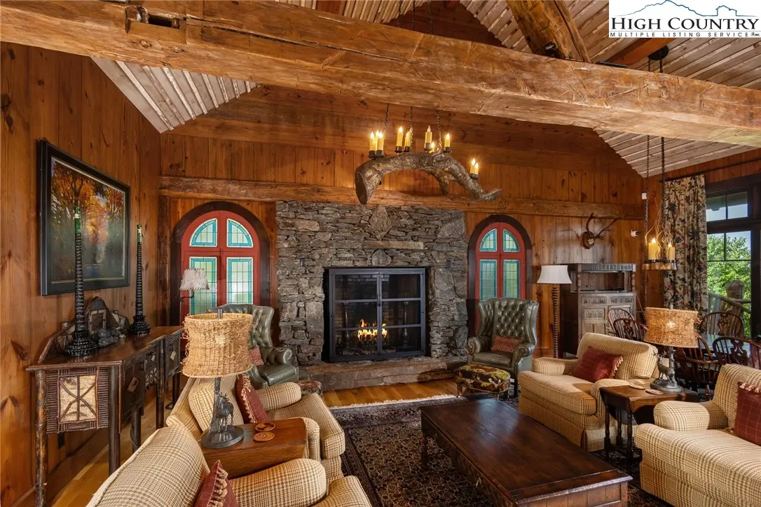 Image number 10 for the current listing