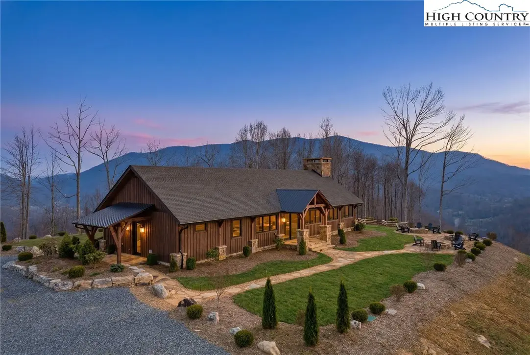 Image number 11 for the current listing