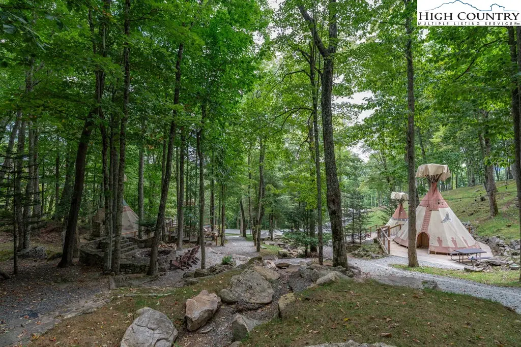 Image number 18 for the current listing