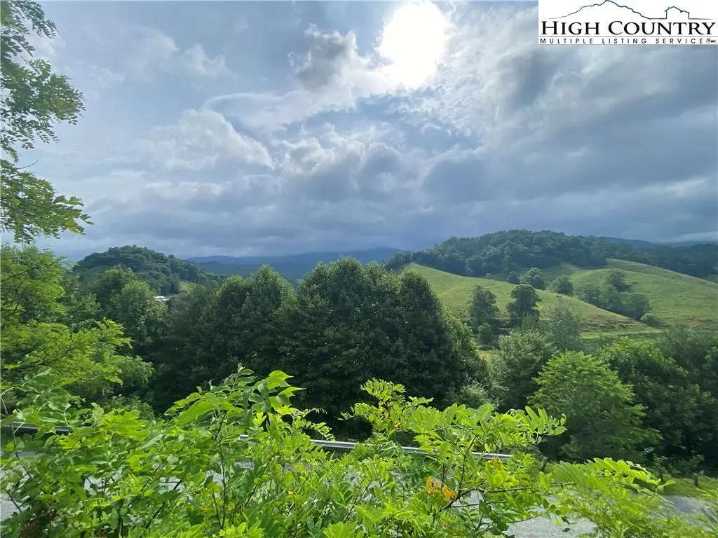 Image number 1 for the current listing