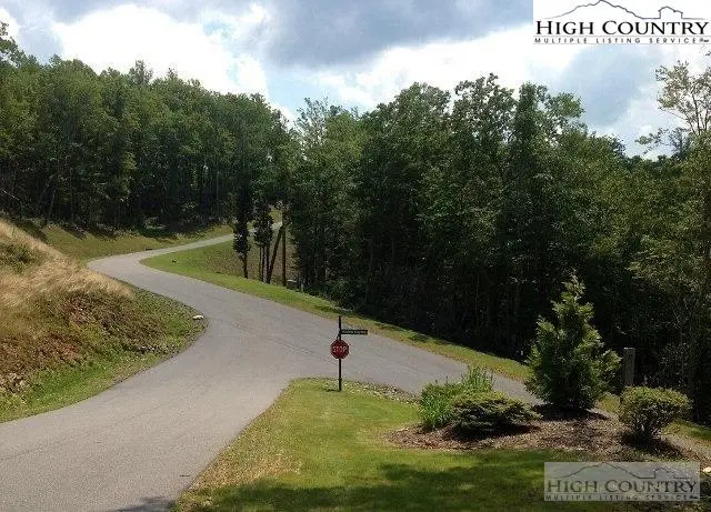 Image number 4 for the current listing