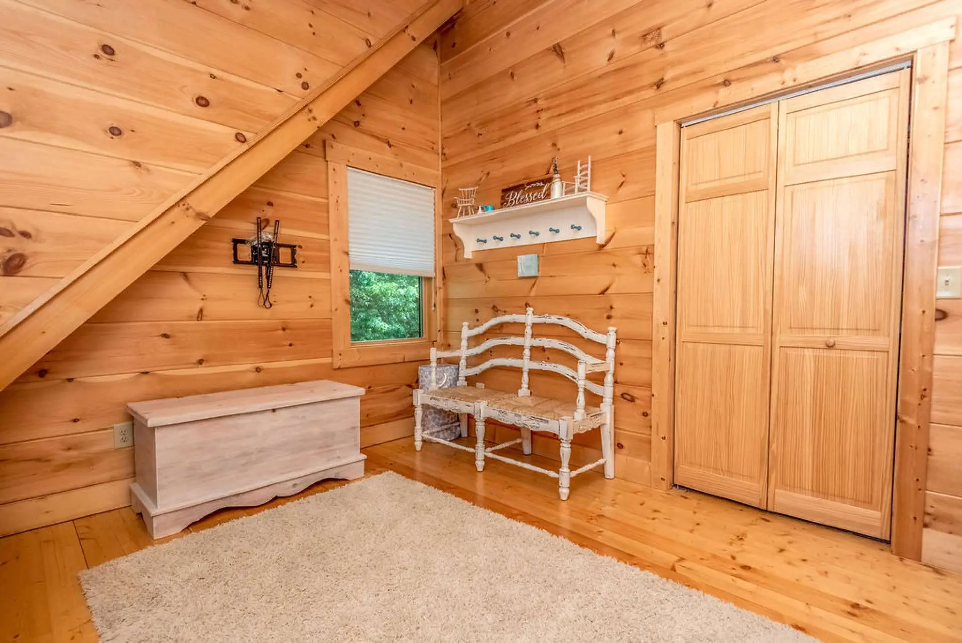 Image number 11 for the current listing
