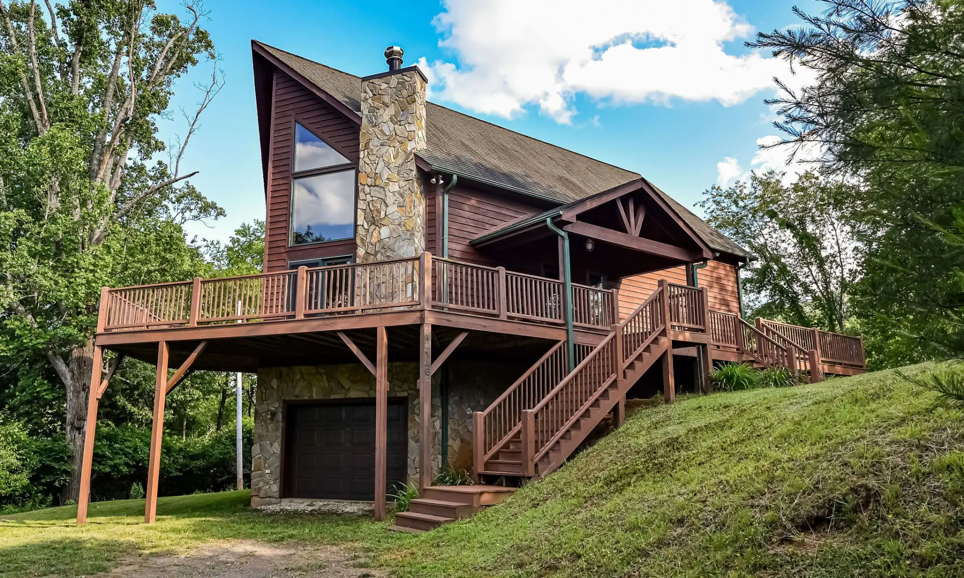 Image number 1 for the current listing