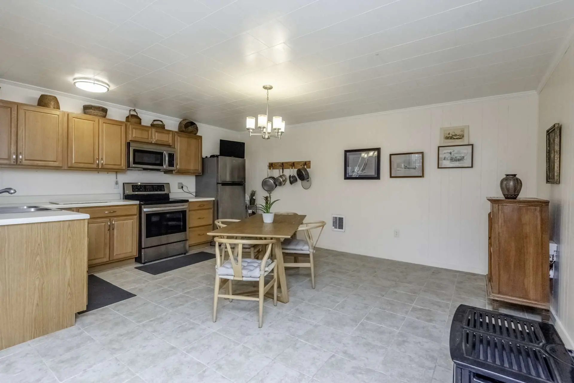 Image number 2 for the current listing