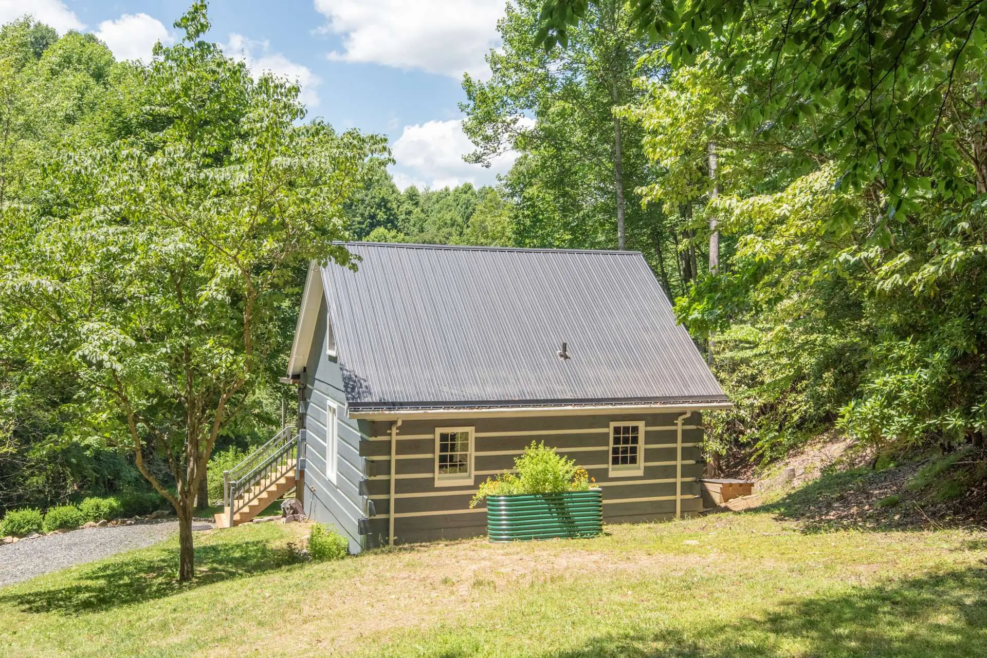 Image number 10 for the current listing