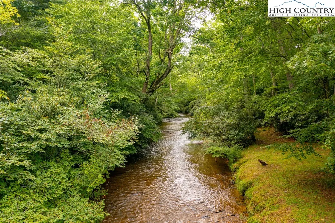 Image number 1 for the current listing